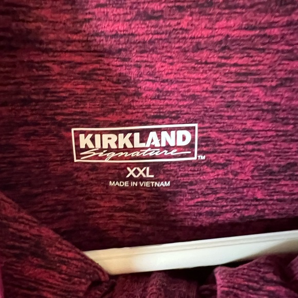 Kirkland women’s running shirt. - Picture 2 of 6
